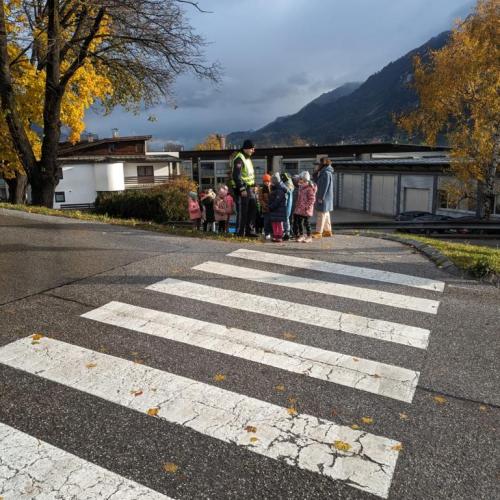 Besuch der Polizei in den 1. Klassen