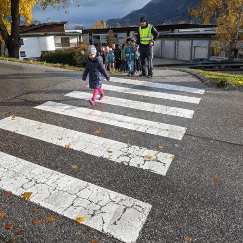 Besuch der Polizei in den 1. Klassen