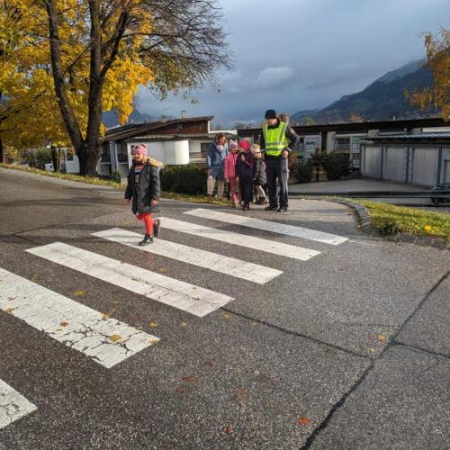 Besuch der Polizei in den 1. Klassen
