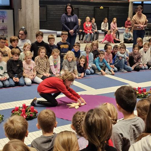 Feier zum 1. Advent in der Aula