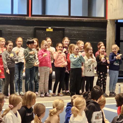 Feier zum 1. Advent in der Aula