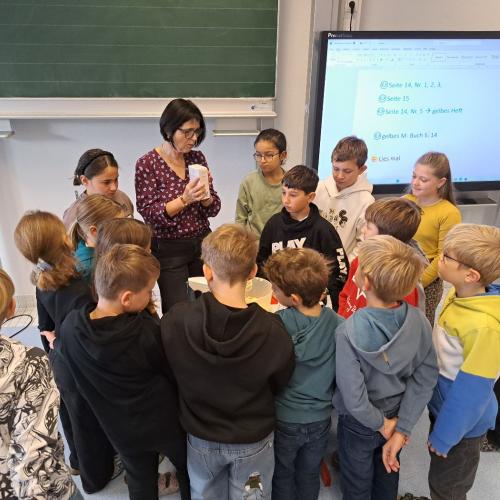 Wir berechnen wie viel Zucker für das Rezept benötigt wird.